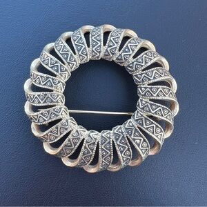 60s Signed EMMONS Gold & Black Openwork Toledoware Circle Brooch Scarf Pin 2"